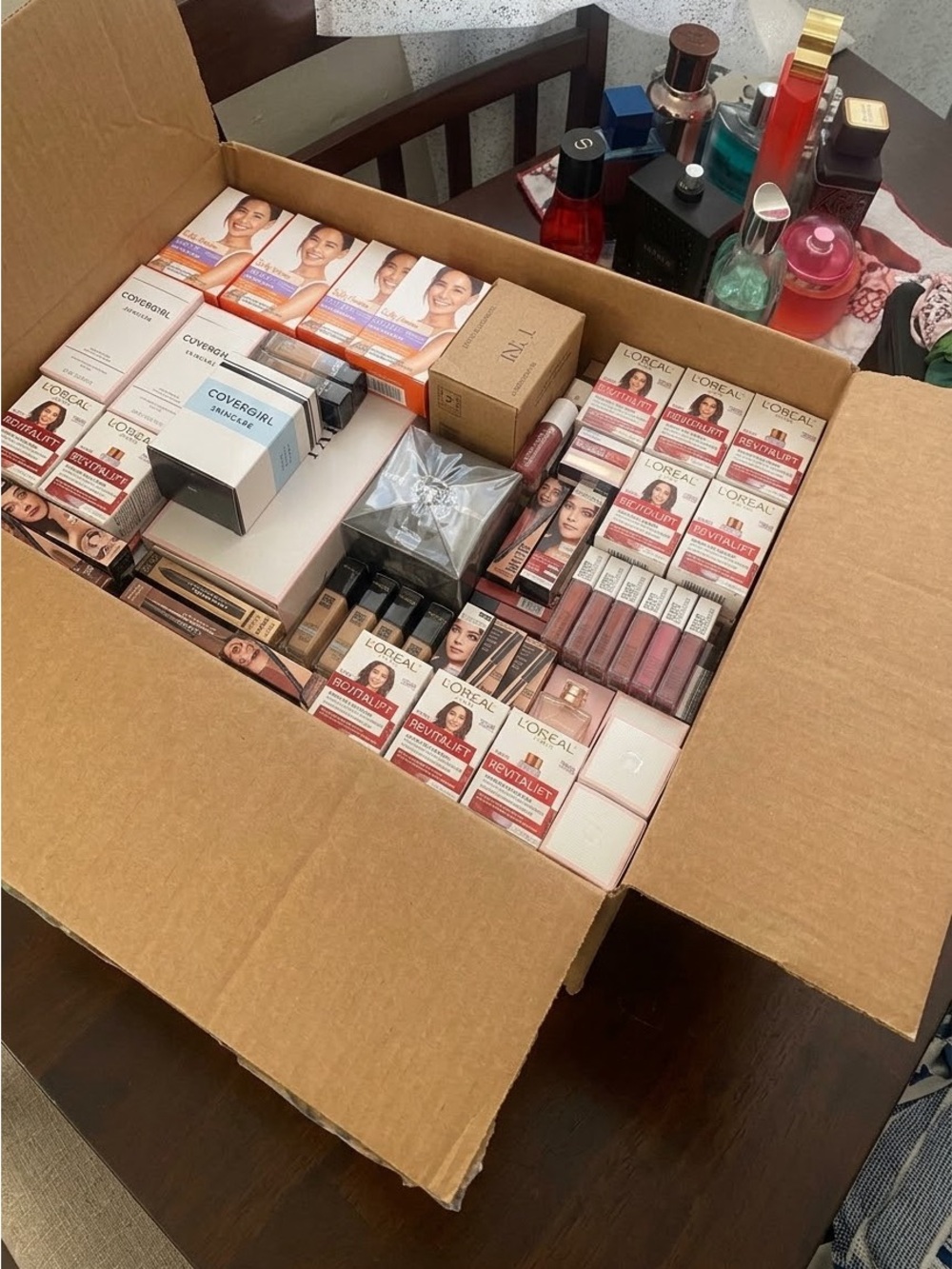 Maybelline And other Brand Mistery Medium Bag 3-10 Articles Mix